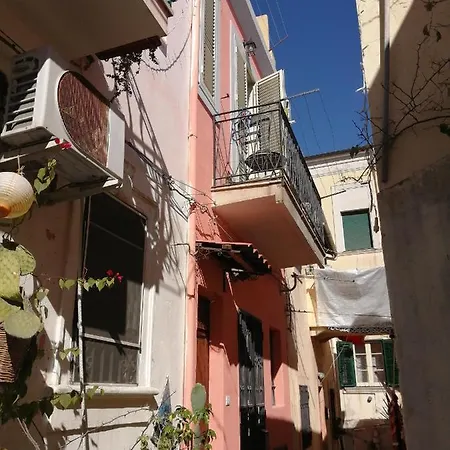 Casa Rosa مسينا